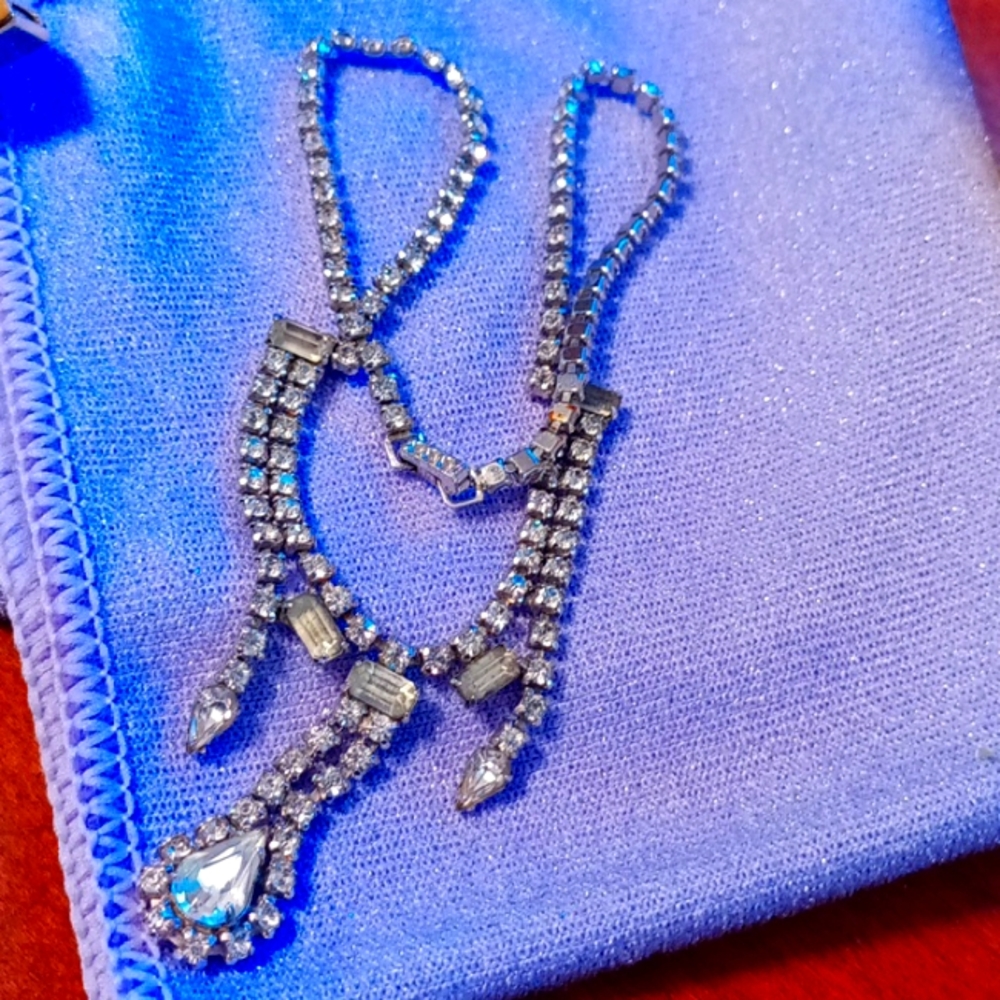 Neckless for a small neck
